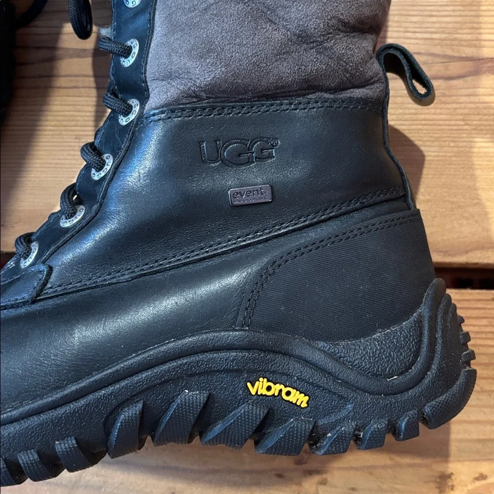 UGG Vibram 7.5 Black & Gray Adirondack II Boot Winter Rated Sheepskin Wool Liner